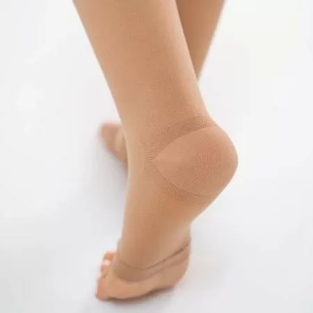 Чулки компрессионные Evolution ТК.930 унисекс 2 класс компрессии с открытым носком и гладкой резинкой цвет бежевый