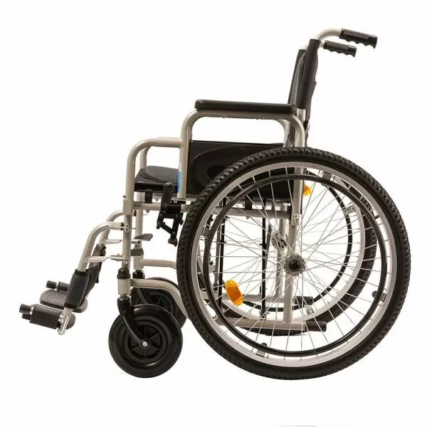 Кресло-коляска Barry D7, ширина сиденья 44 см, колеса пневматические