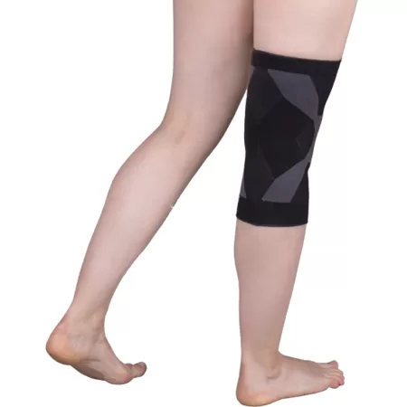 Бандаж на коленный сустав Тривес Т-8519, c силиконовым кольцом и пружинными ребрами жесткости, компрессионный 