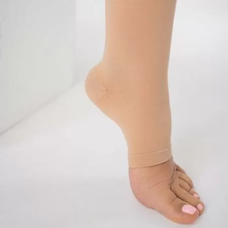 Гольфы компрессионные Evolution ТК.910 унисекс 2 класс компрессии с открытым носком цвет бежевый