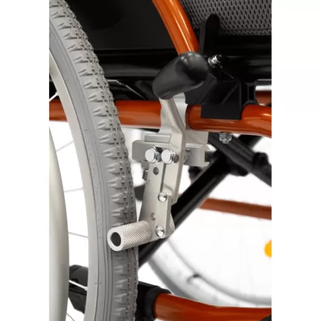 Кресло-коляска МЕТ STABLE с регулировкой высоты подлокотников, ширина сиденья 46 см, колеса пневматические