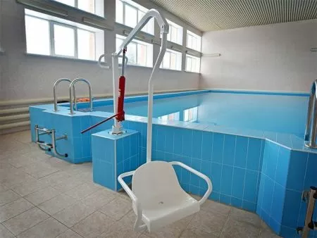 Подъемник для бассейна ИНВА Енисей ИПБ-170Г с гидравлическим приводом